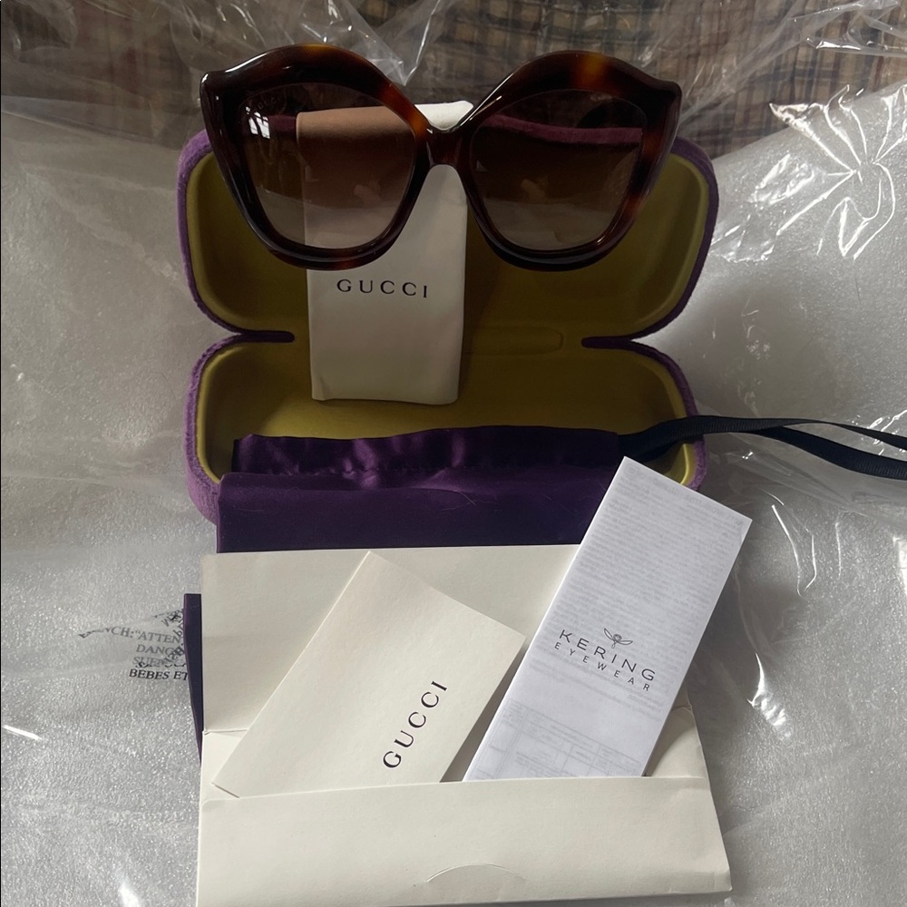 Gucci Women's Brown Oversized Cat Eye Havana Sunglasses - Picture 4 of 16